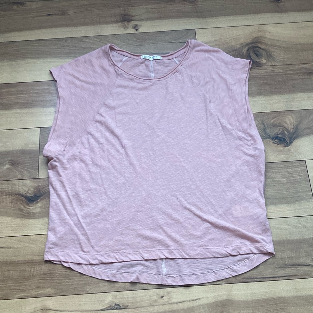 We The Free Peachy Pink Muscle Tshirt. Size S